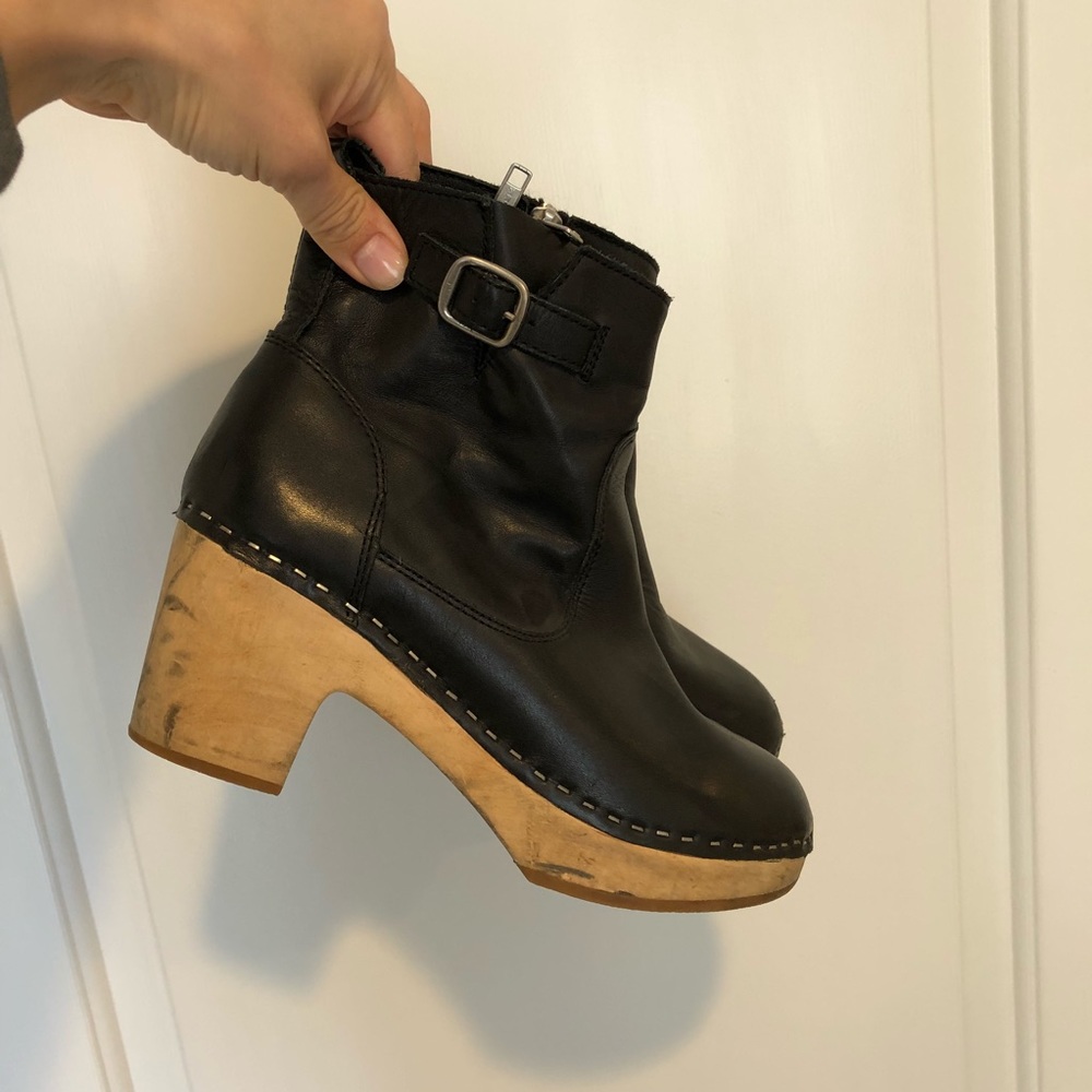 Steve Madden Version of Swedish Hasbeens clog
